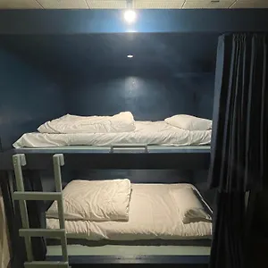  Hostel Air