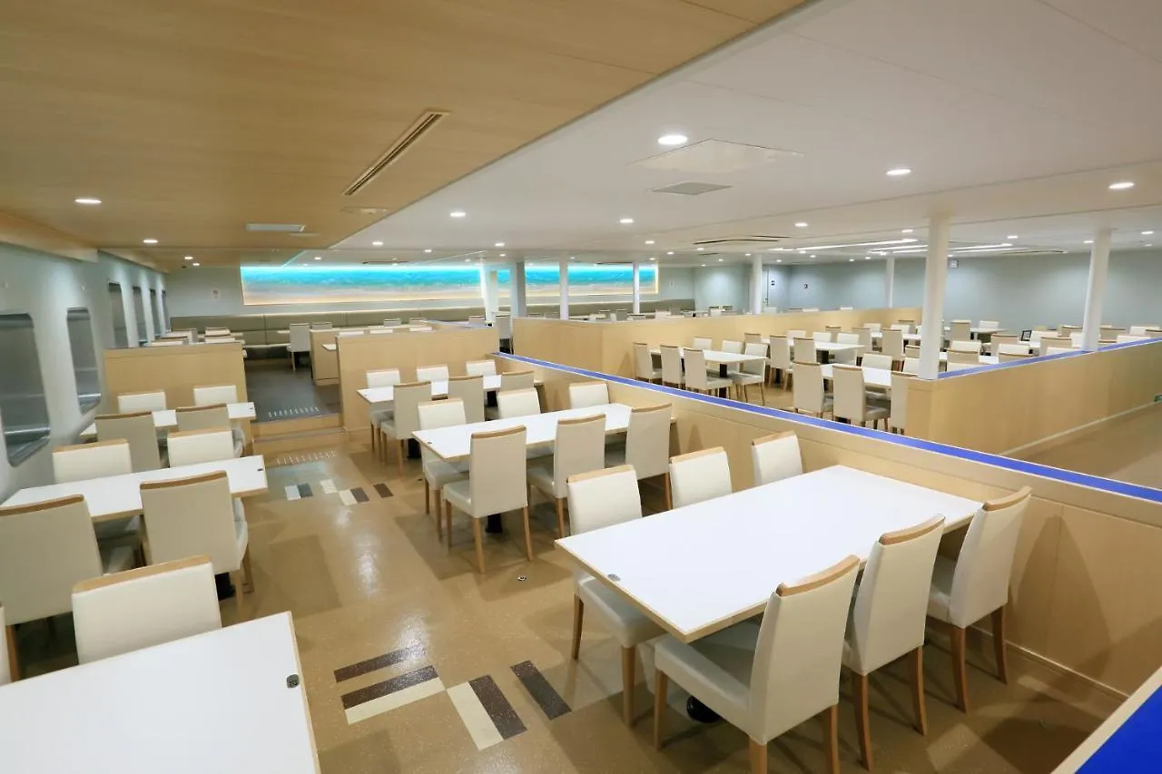 מלון Meimon Taiyo Ferry 1St Sailing From Osaka To Kitakyushu יפן